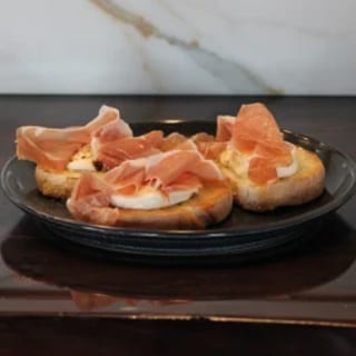 Prosciutto E Mozzarella