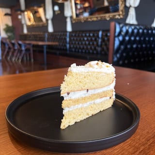 Cannoli Cake